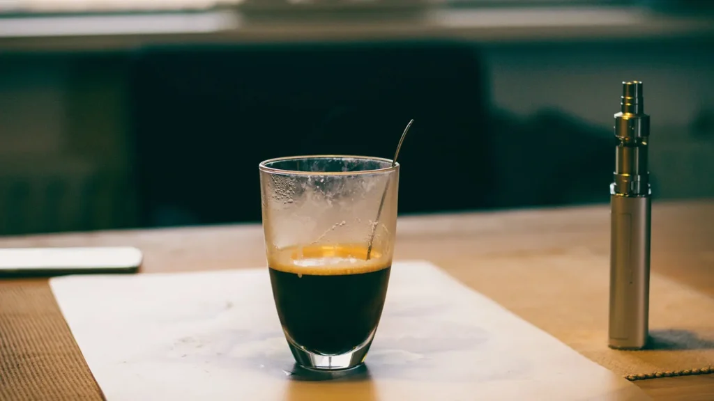 Passer du café clope au café ecig n'est pas facile, mais on y arrive