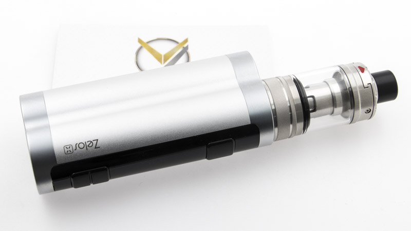 Non seulement le Kit Zelos X vous offre le plaisir de vapoter sur l'un des meilleurs clearomiseurs ayant jamais existé, et il le fait avec classe. Un design impeccable, des fonctions efficaces qui simplifient votre vie de vapoteur(se), et une grande autonomie vous permettent de profiter sereinement de sa vapeur douce et intense à la fois.