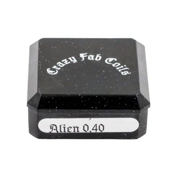 Pack de 2 coils Alien de 0.40 ohm fabriqués à la main par l'artisan builder Crazy Fab Coils. Avec 5 spires de 3mm en Ni80 et Ni90, ils sont réactifs et expriment parfaitement les saveurs.