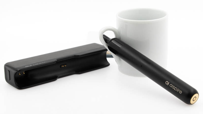 Le Pod Vilter Pro votre offre une très belle qualité de vape en inhalation directe, en se faisant oublier, avec ses 30g. Et dans le même temps, il offre une énorme autonomie grâce à son power bank. Avec lui, vous pouvez vapoter sereinement, sans vous demander si vous allez pouvoir tenir la journée