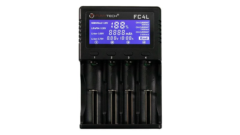 Le chargeur FC4L de Fumytech peut charger 4 accus en même temps et individuellement