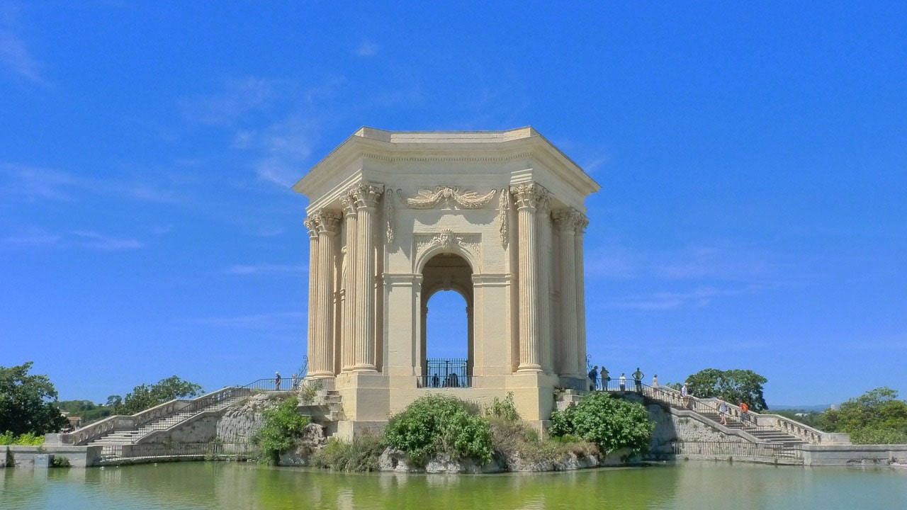 Vapotez sur l'Esplanade du Peyrou à Montpellier