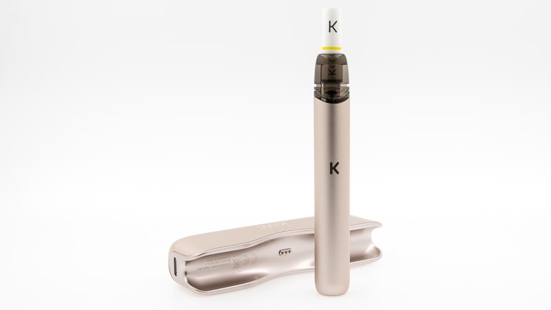 Le kit Pod Kiwi 2, 25 grammes, offre le confort d'une cigarette, l'autonomie d'une box de 2200 mAh, et une vapeur de grande qualité en tirage serré.